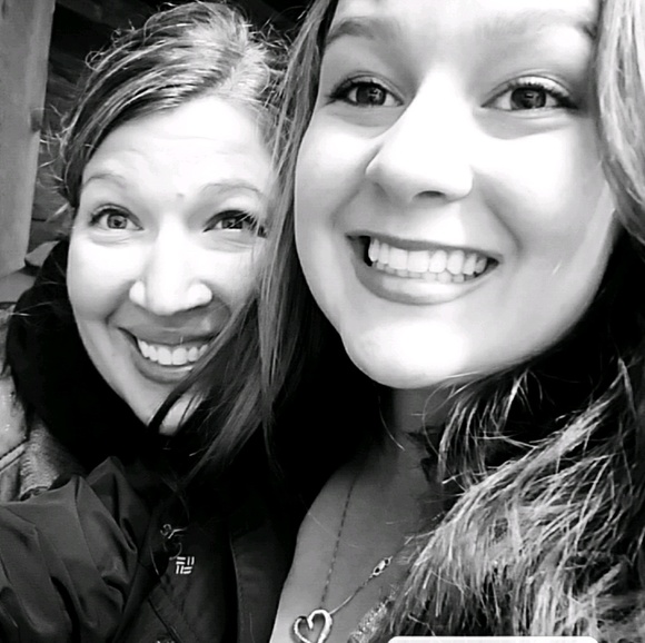 Meet your Posher, Kendra - Picture 1 of 1